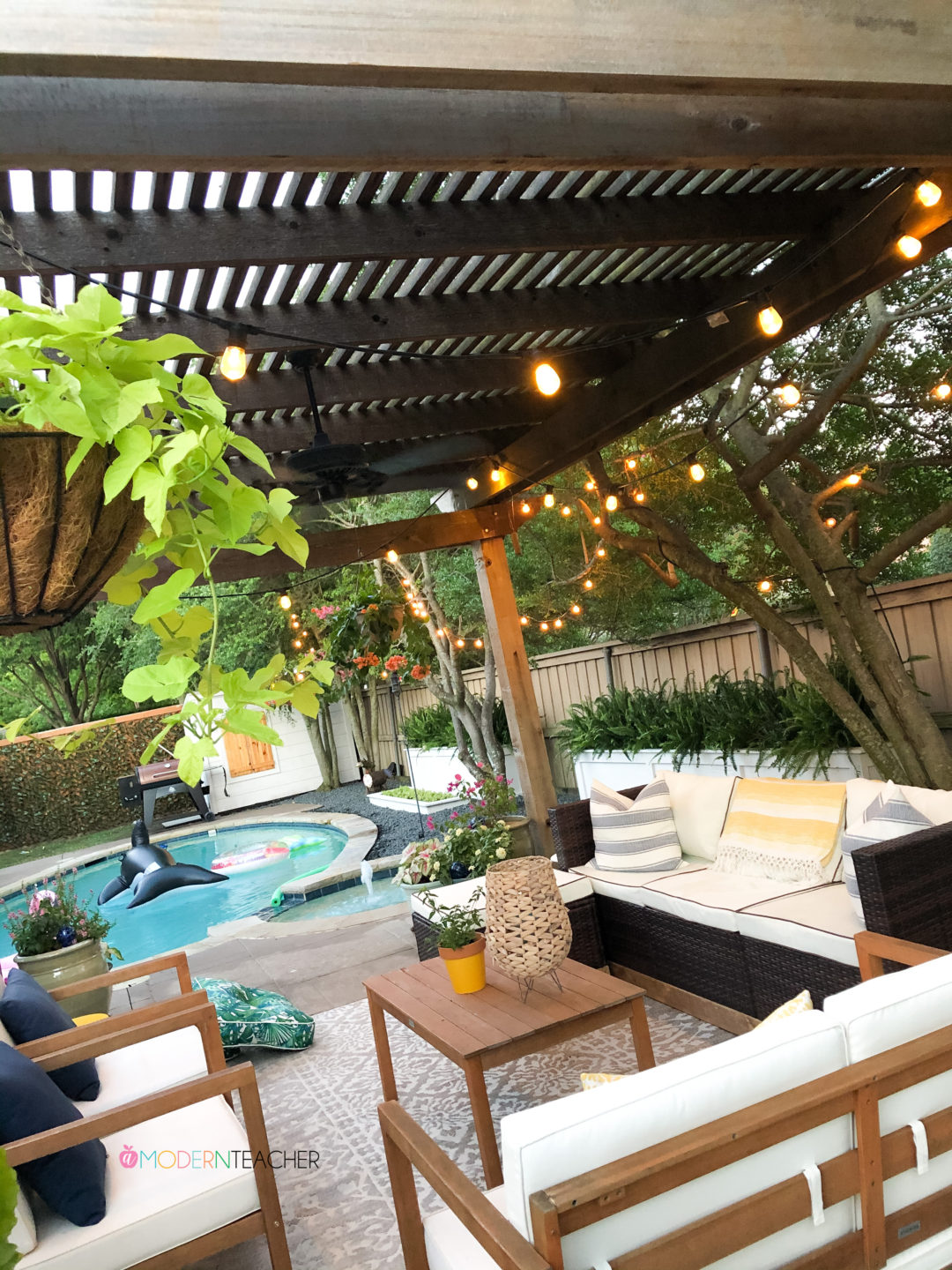 Small Backyard Makeover - A Modern Teacher